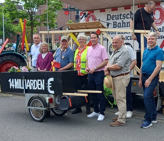 Vertreter:innen aus Politik und von Verbänden waren dabei
