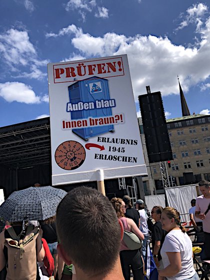 Auf der PRÜF-Demo in Hamburg